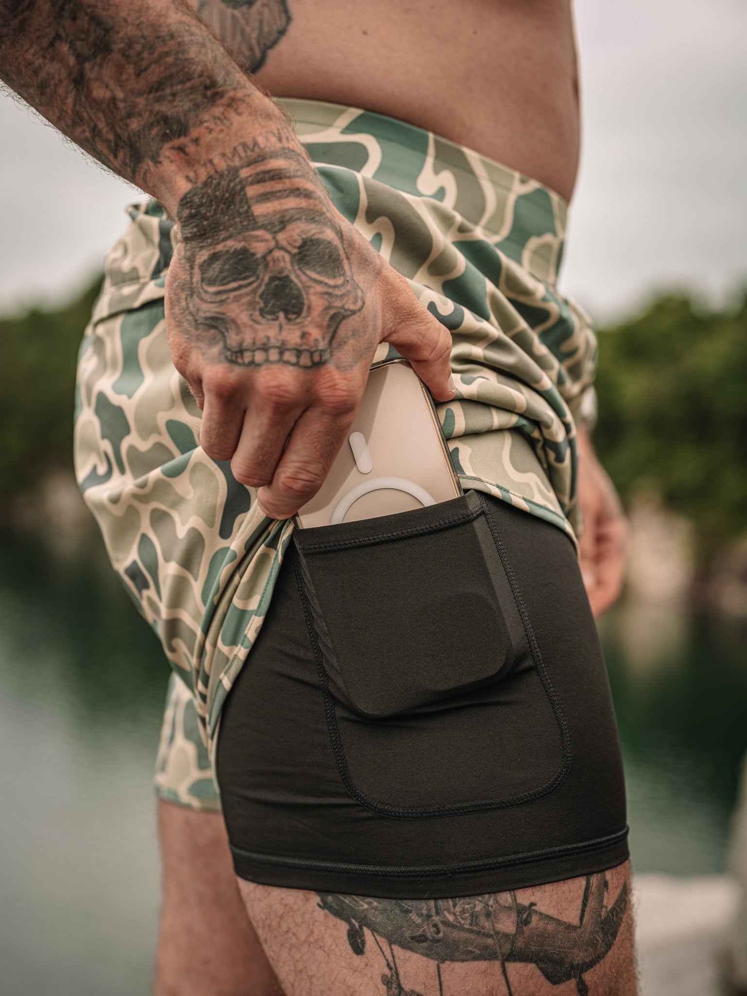 MEN'S | HYBRID SHORT : FROGSKIN - Image 8