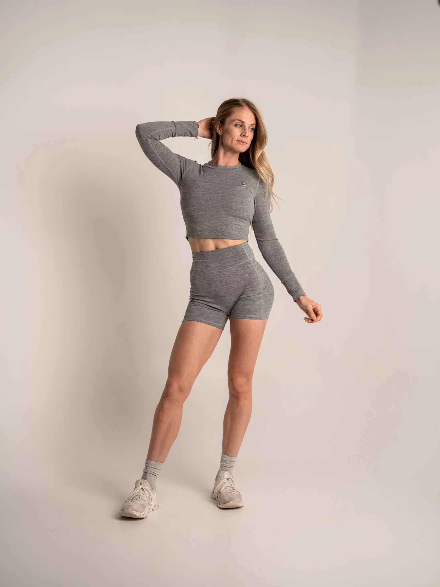 WOMEN'S | DEBUT CROP LONG SLEEVE : GRAY - Image 3