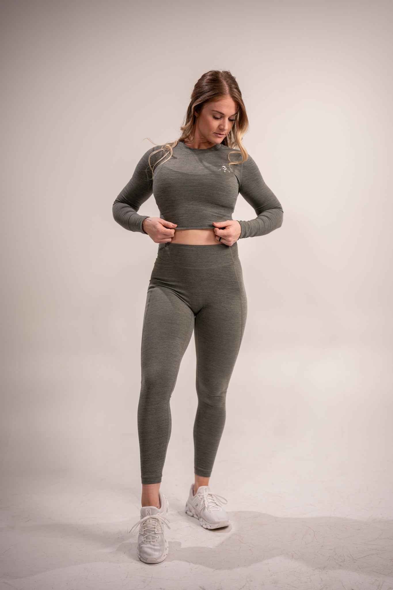 WOMEN'S | DEBUT CROP LONG SLEEVE : IVY - Image 4