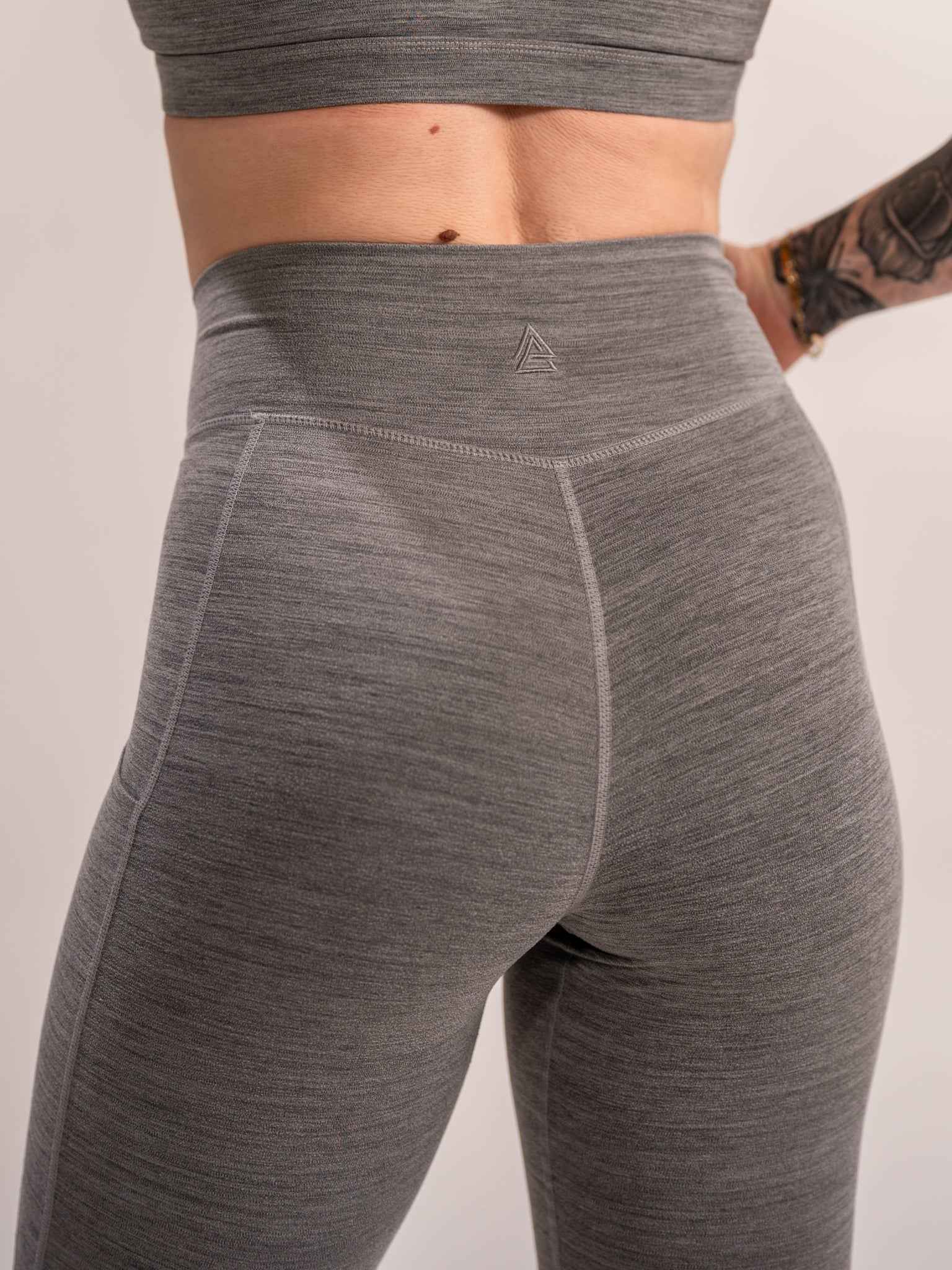 WOMEN'S | DEBUT MEGA-HIGH-RISE LEGGING : GRAY - Image 5