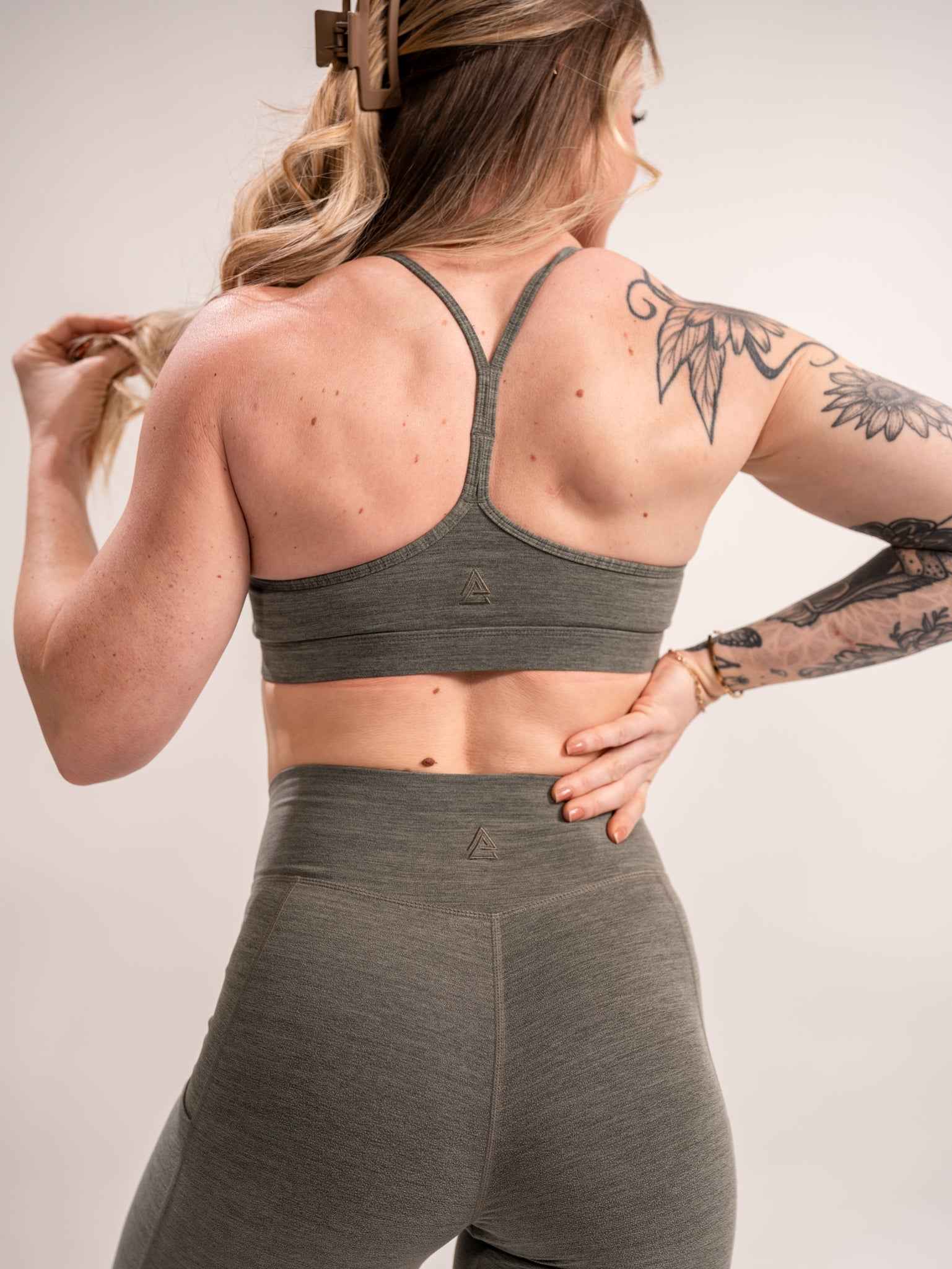 WOMEN'S | DEBUT SPORTS BRA : IVY - Image 4